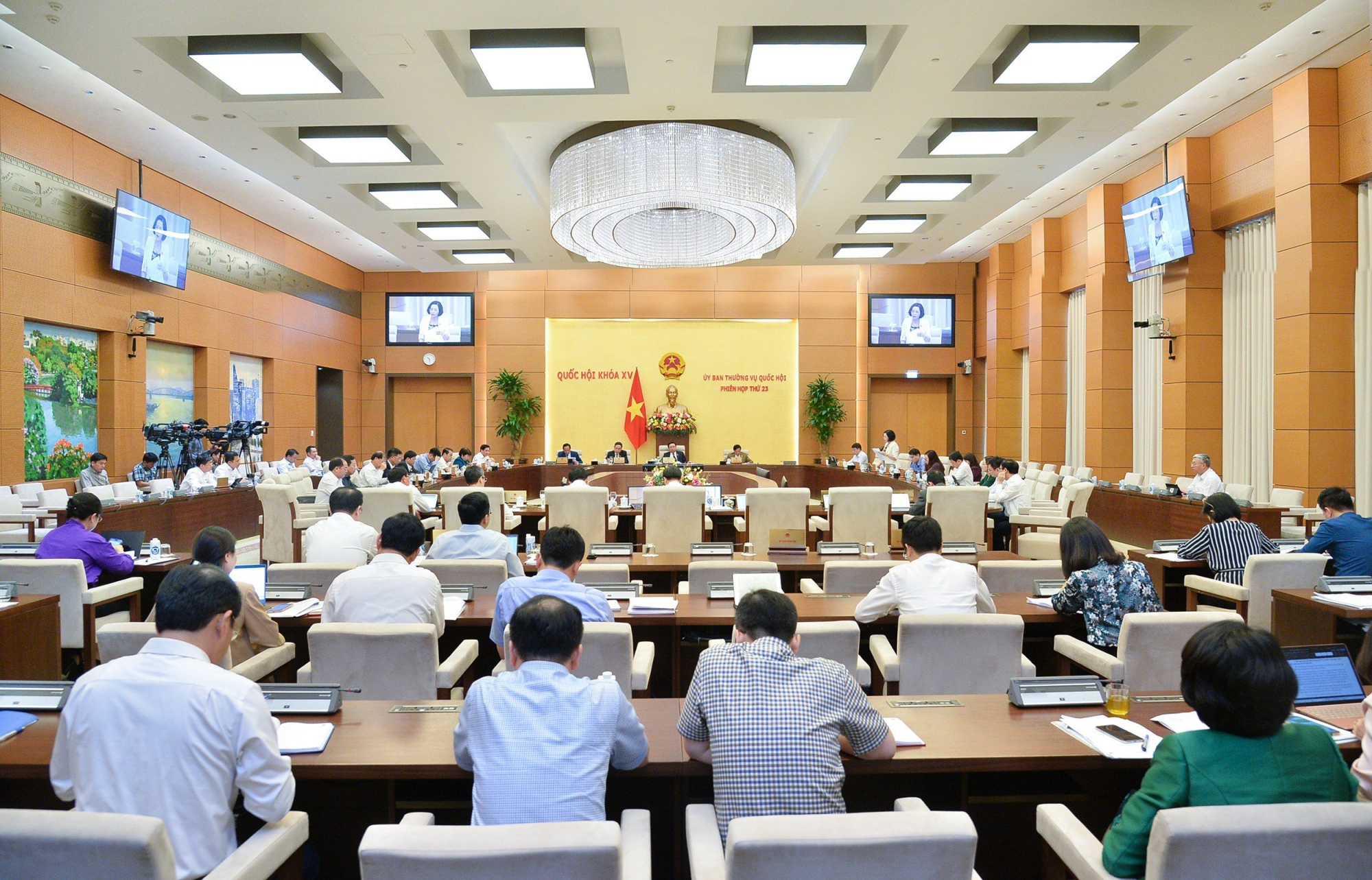 Implementing the difficult synchronization solutions of the financial market figure 1