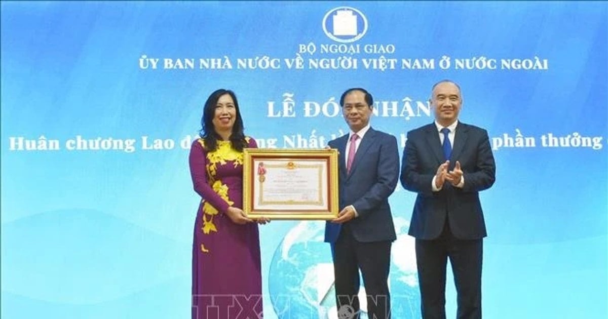 Đưa công tác người Việt Nam ở nước ngoài lên tầm cao mới