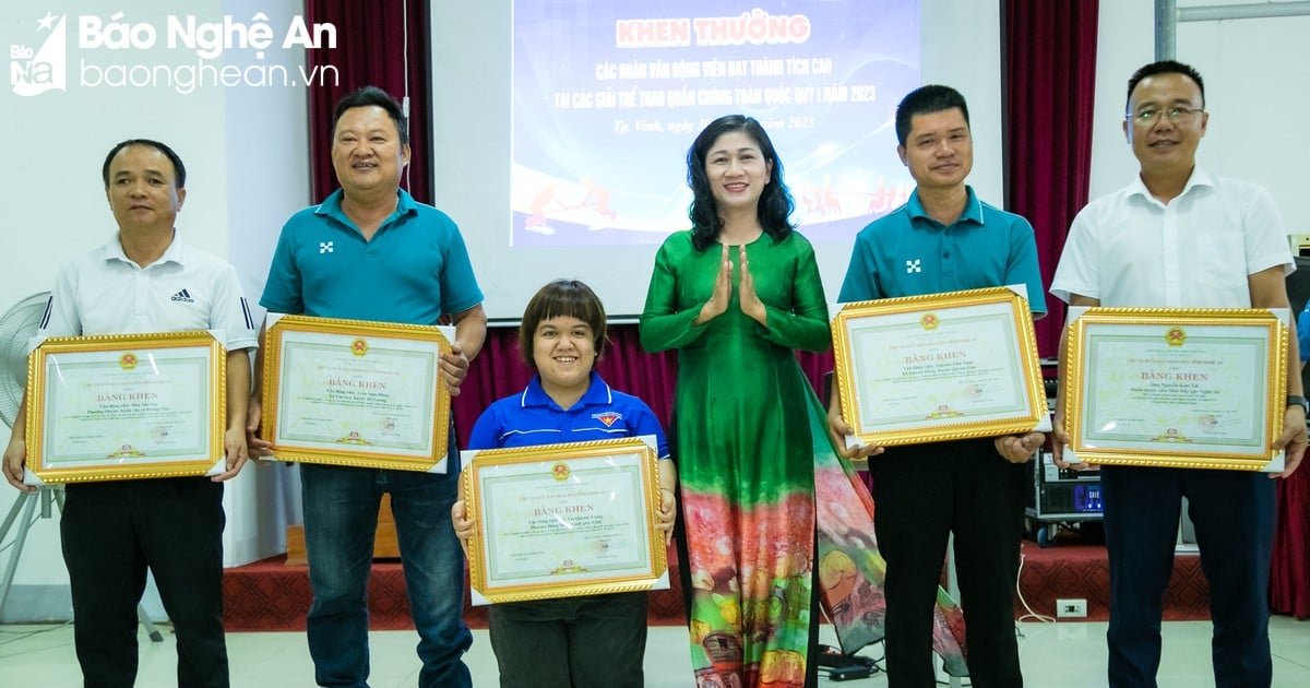 Nghe An rewards athletes with high achievements at the 2023 national mass sports tournament | Nghe An Electronic Newspaper