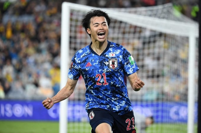 Tiền vệ Kaoru Mitoma mừng sau khi ghi bàn giúp Nhật Bản thắng Australia 2-0 ở vòng loại ba World Cup 2022. Ảnh: AFP