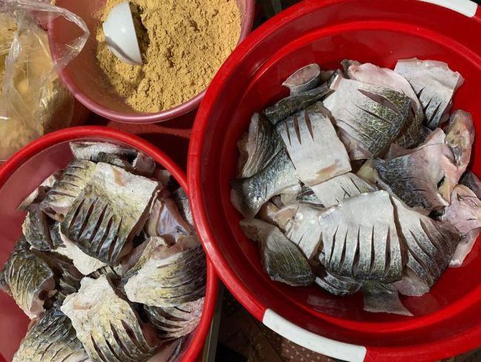 Một loại đặc sản lở Vĩnh Phúc mà chẳng đâu có được, muốn ăn phải chờ vài tháng mới ra lò: Cá thính- Ảnh 6.