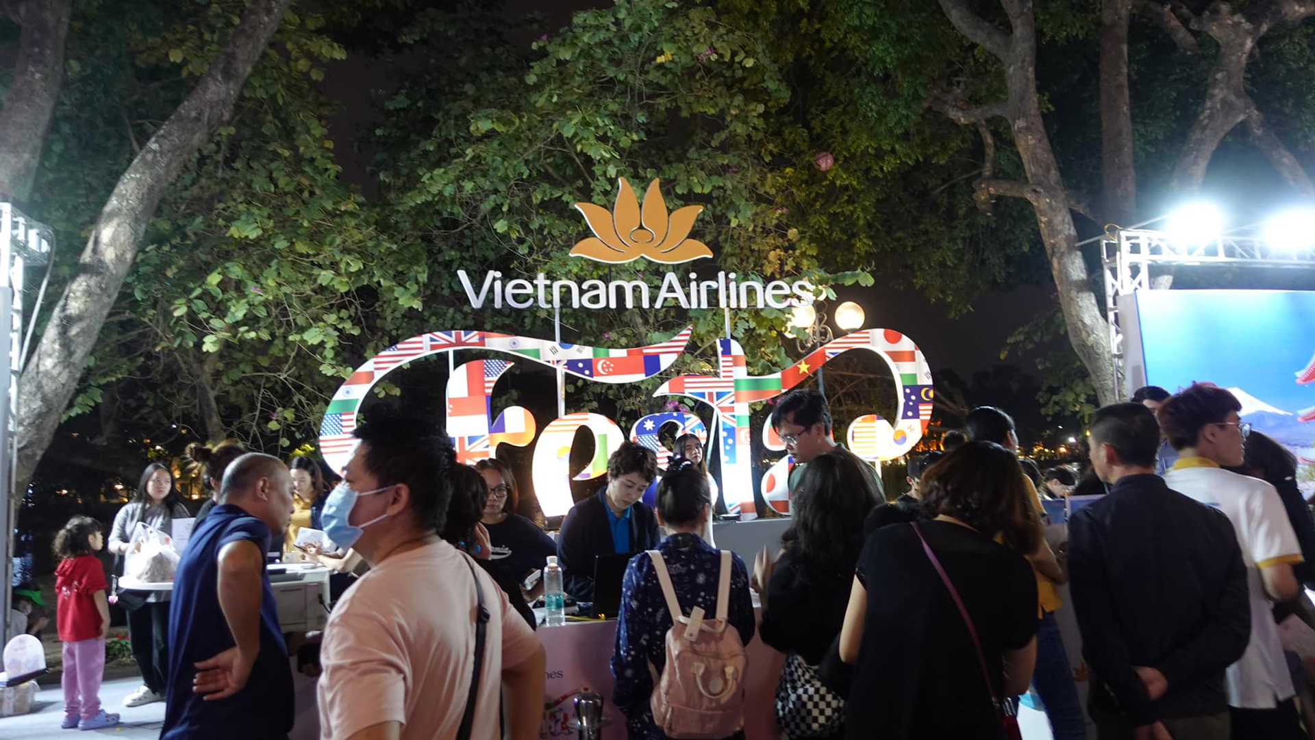 'Vietnam Airlines Festa - Sale Day' tung hàng nghìn vé đi biển đồng giá 30.000 đồng - Ảnh 3.