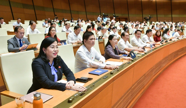 Die Nationalversammlung stimmte dem Bau der Schnellstraße Gia Nghia – Chon Thanh für über 25.000 Milliarden VND zu.