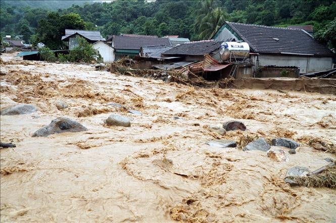 中部地方6県で洪水や土砂崩れに注意