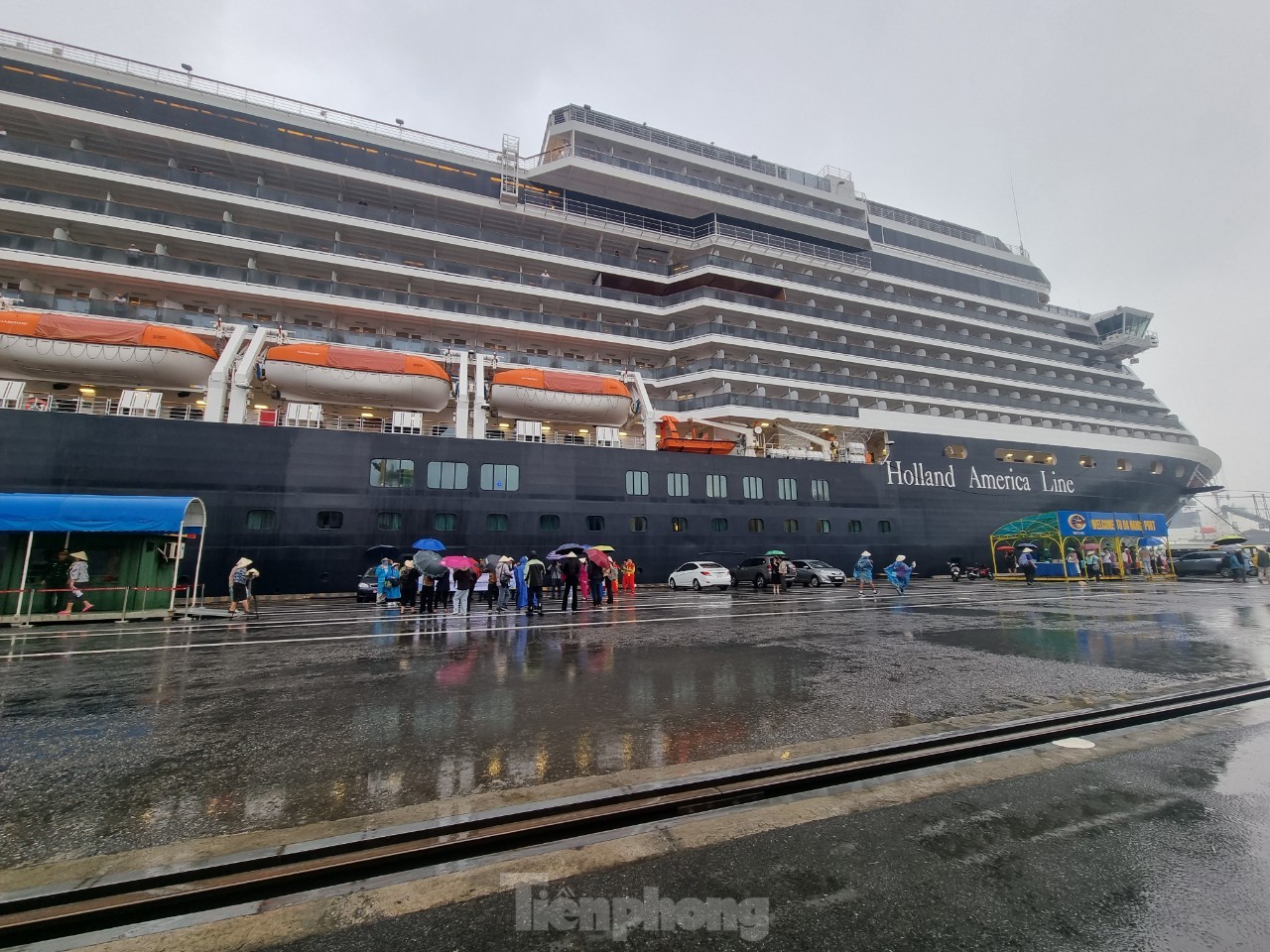 Primer plano de un crucero de 5 estrellas que trae 2.000 visitantes internacionales a Da Nang a principios del año nuevo. Foto 9