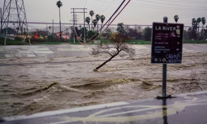 Lũ lụt ở Los Angeles hôm 5/2. Ảnh: Washington Post