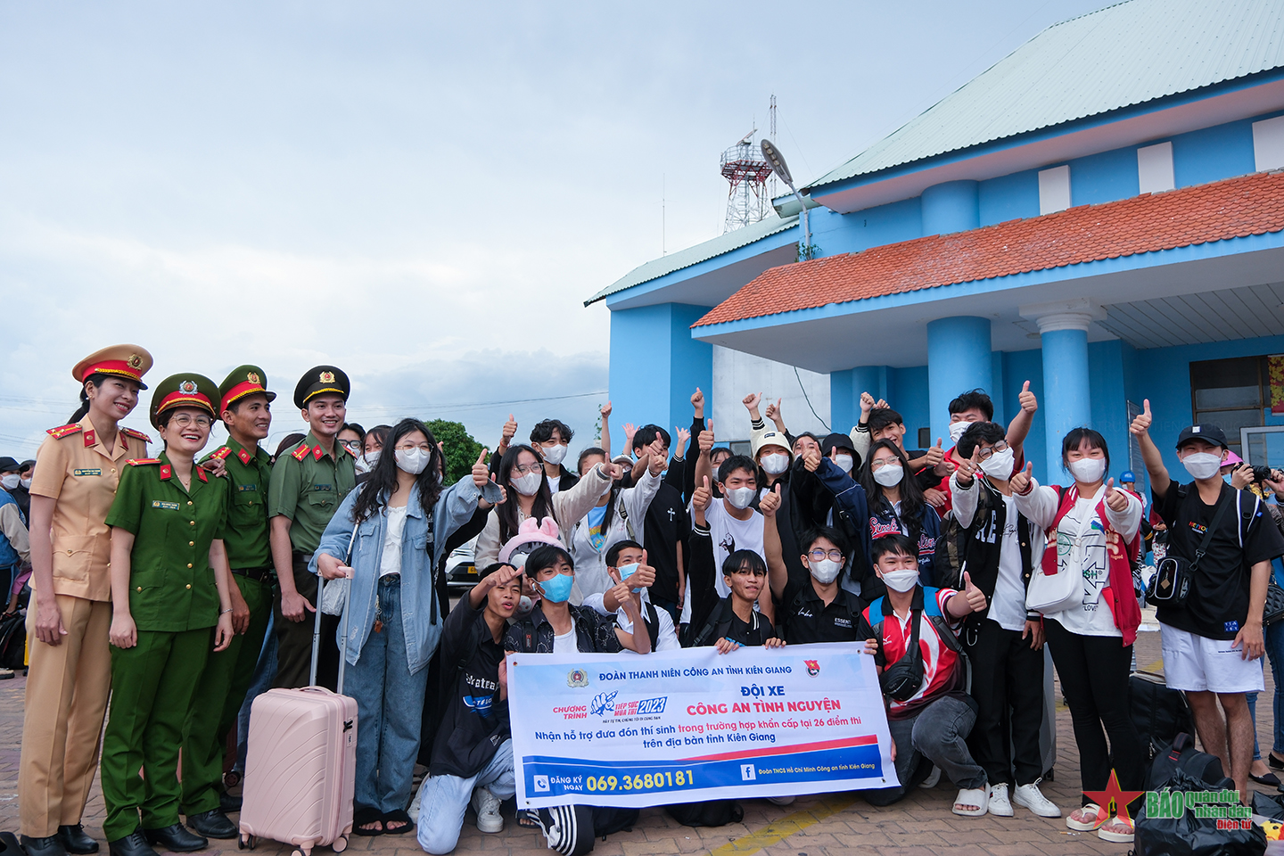 Kien Giang: 130 candidates crossed the sea to the mainland to take the exam