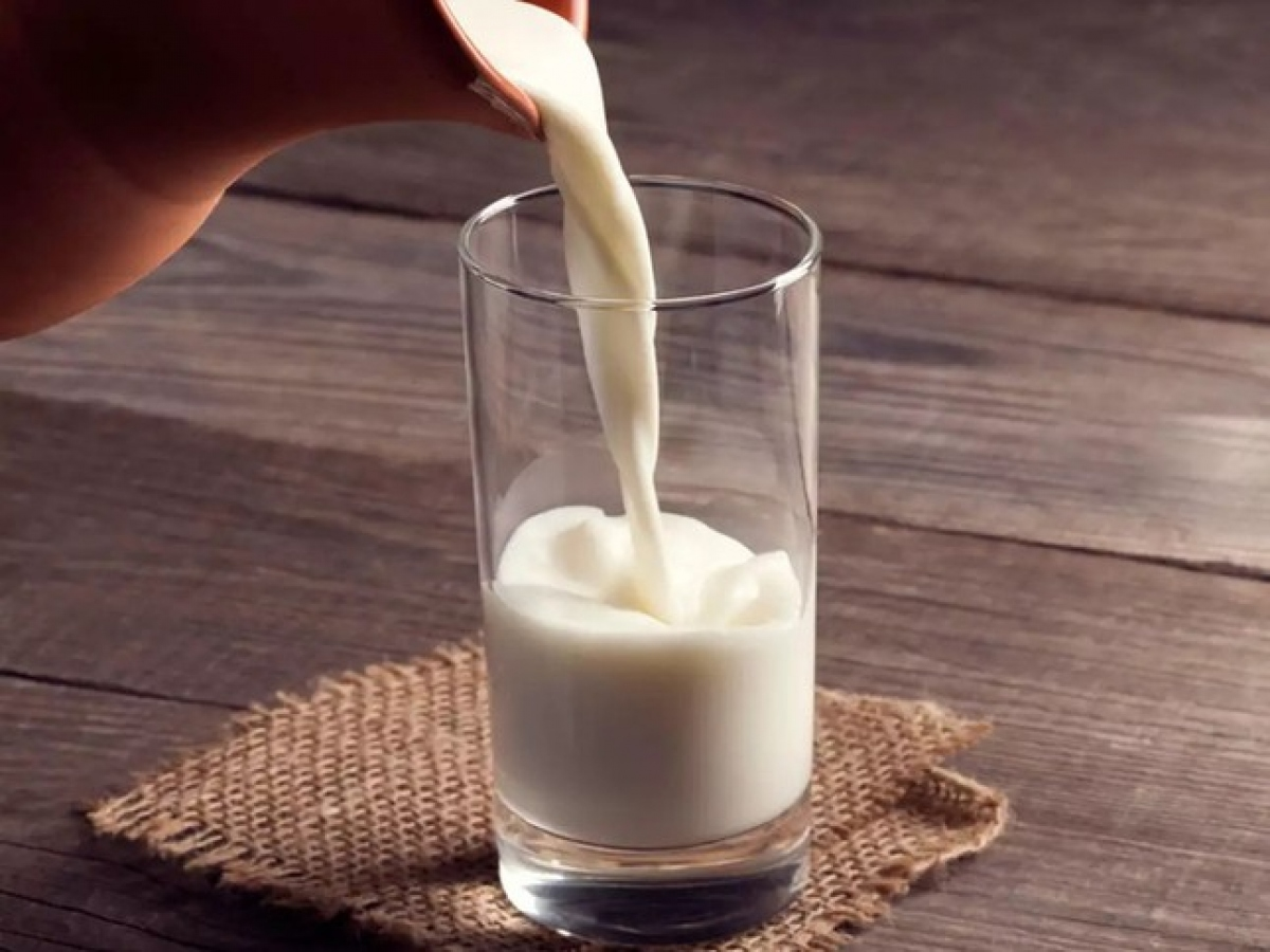Menschen, die morgens keine Milch trinken sollten, um eine Vergiftung zu vermeiden