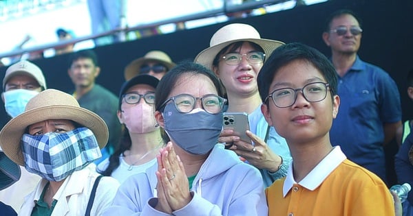 Quy Nhon 관객들은 흥미진진한 제트스키 추격전에 만족감을 표했다