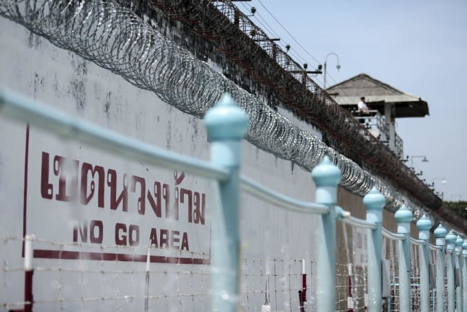 Vor dem Untersuchungsgefängnis Bangkok im Norden der thailändischen Hauptstadt. Foto: Bangkok Post