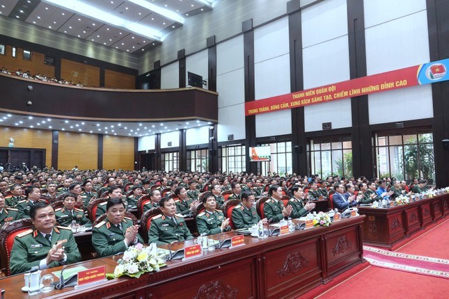 La Commission militaire centrale et le ministère de la Défense nationale honorent 45 jeunes talents