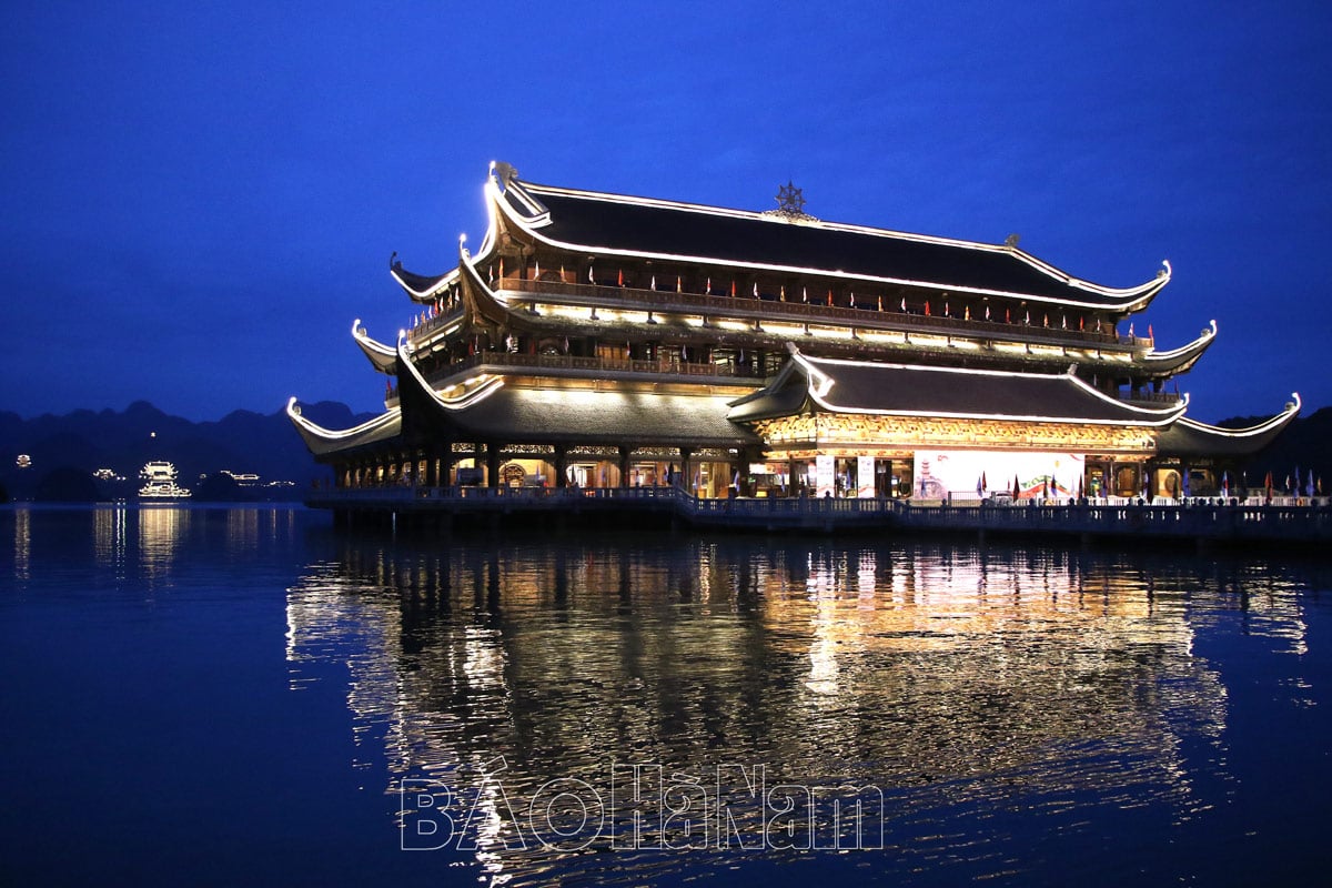 Hàng nghìn người được tham gia hoạt động trải nghiệm bay khinh khí cầu trong tuần Văn hóa du lịch Hà Nam 2023