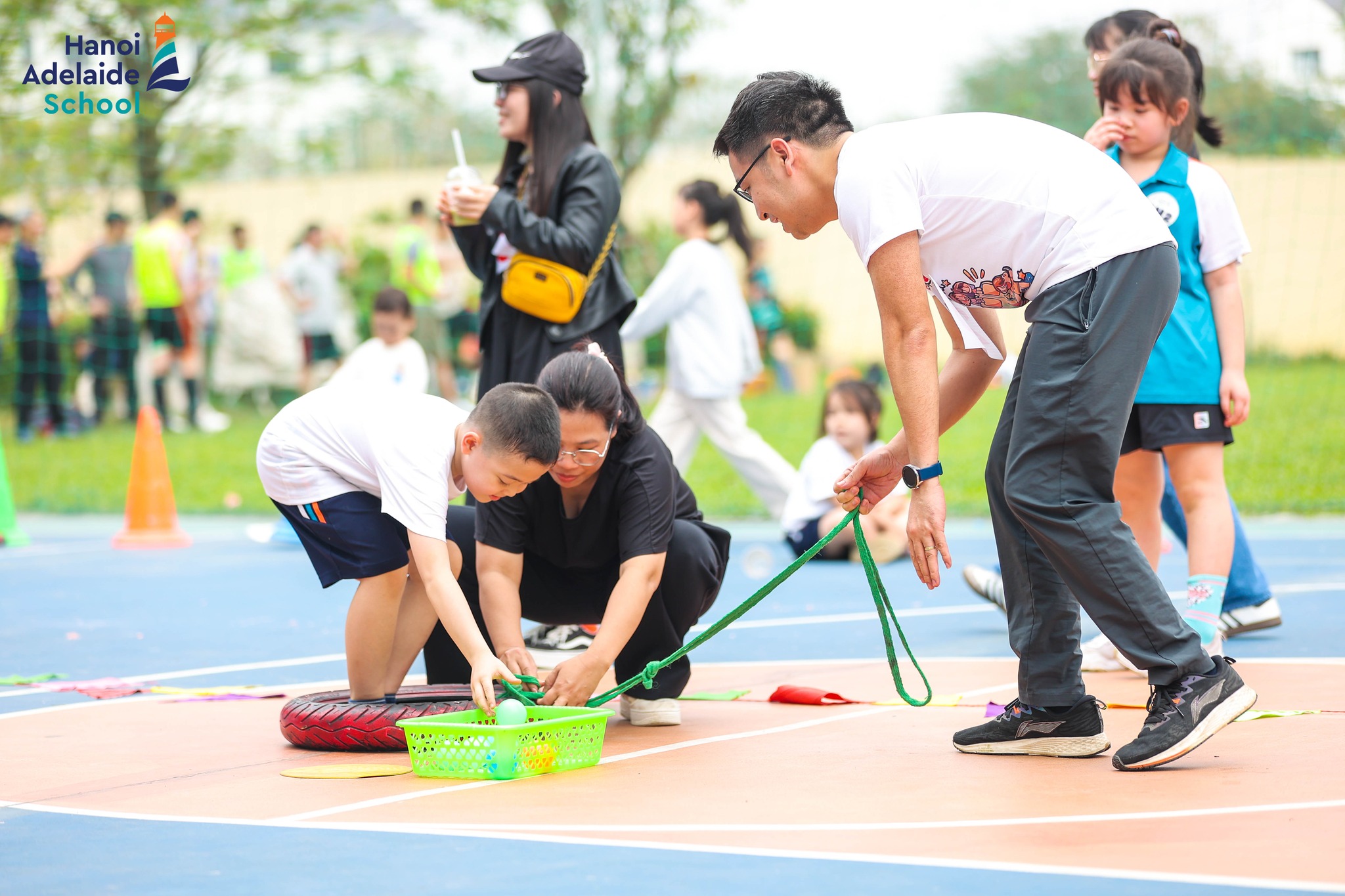 &quot;Vun trồng hạnh phúc&quot; khi thời khắc gắn kết gia đình trở nên thật ý nghĩa- Ảnh 3.