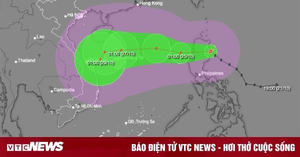 La tempête Trami se déplace de manière complexe, changeant constamment de direction lorsqu'elle entre dans la mer de l'Est.