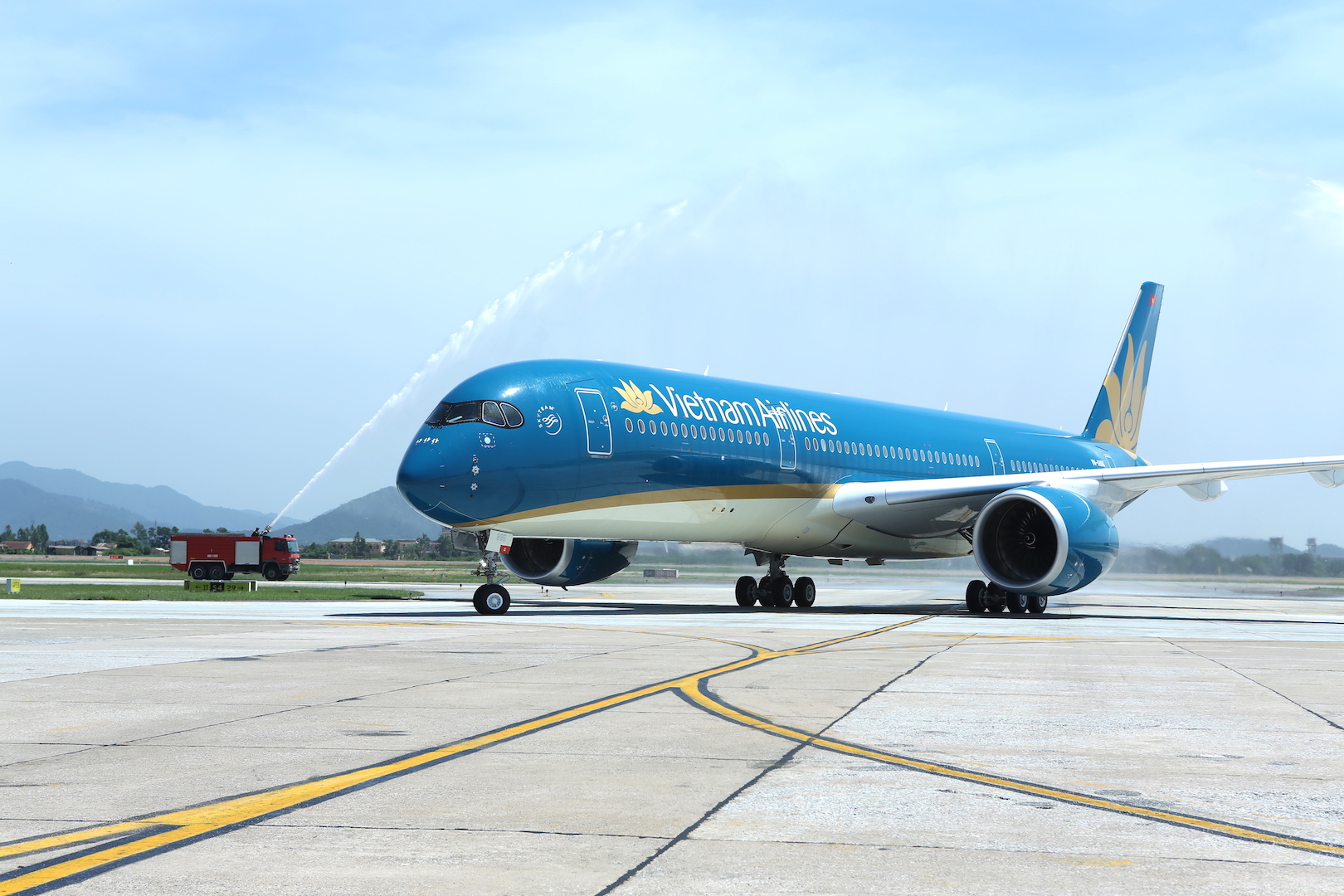 Vietnam Airlines đặt mục tiêu vận chuyển hơn 25 triệu khách trong năm 2025- Ảnh 2.