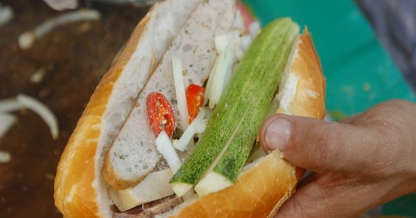 Mâm bánh mì cụ Lý hơn 70 năm bán sớm ở Sài Gòn