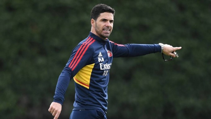 Arteta trên sân tập London Colney ngày 26/5. Ảnh: arsenal.com