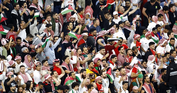 El precio de las entradas supera los 1.500 USD, y el anfitrión Qatar le pone las cosas difíciles a Jordania antes de la final de la Copa Asiática.