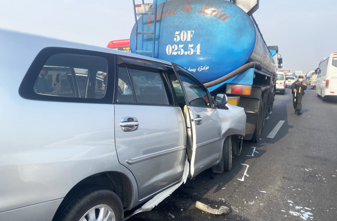 El atasco de tráfico en la autopista se extendió por casi 10 kilómetros. Foto: Nam An