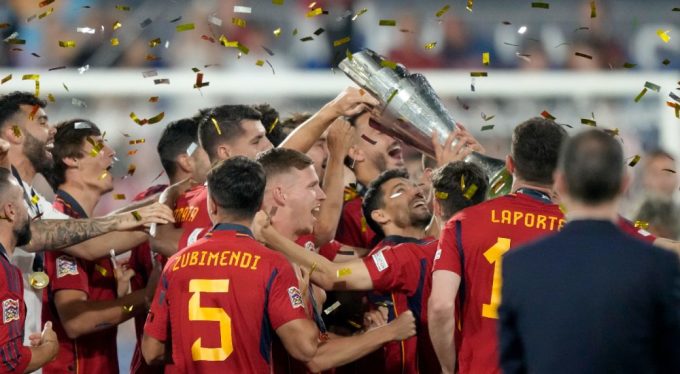 Mittelfeldspieler Dong A Thanh Hoa wurde in die vietnamesische Nationalmannschaft aufgenommen, um gegen Syrien zu spielen. Spanien gewinnt die Nations League 2022/2023