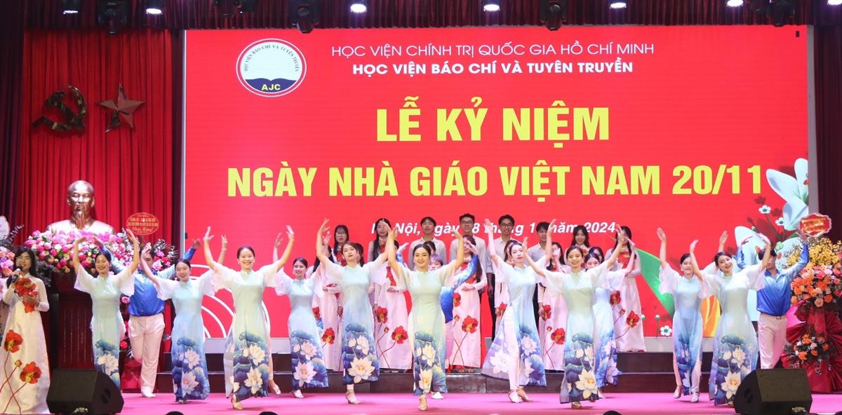 Học viện Báo chí và Tuyên truyền tổ chức Lễ kỷ niệm 42 năm Ngày Nhà giáo Việt Nam (20/11/1982 – 20/11/2024)