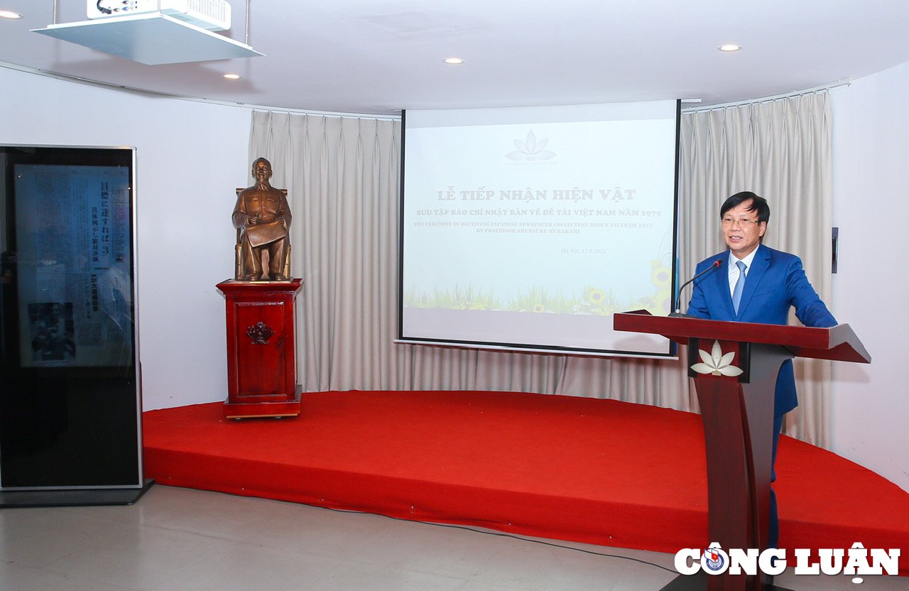 Vietnam National Museum of Art receives artifacts from Japanese professor Shunsuke Murakami, photo 5