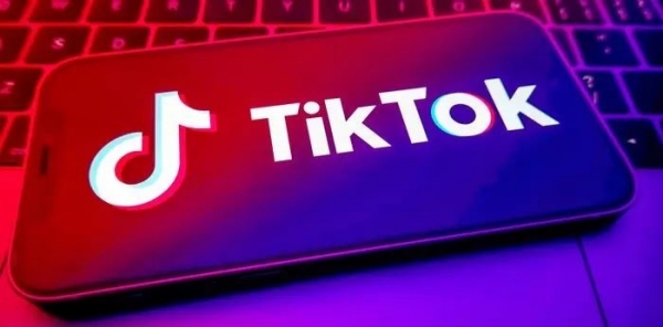 산업통상부는 TikTok Vietnam이 TikTok Singapore의 허가를 받아 서비스를 제공하도록 요구하고 있습니다.