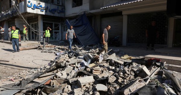 Le Hezbollah confirme la mort d'un haut commandant dans une frappe aérienne à Beyrouth