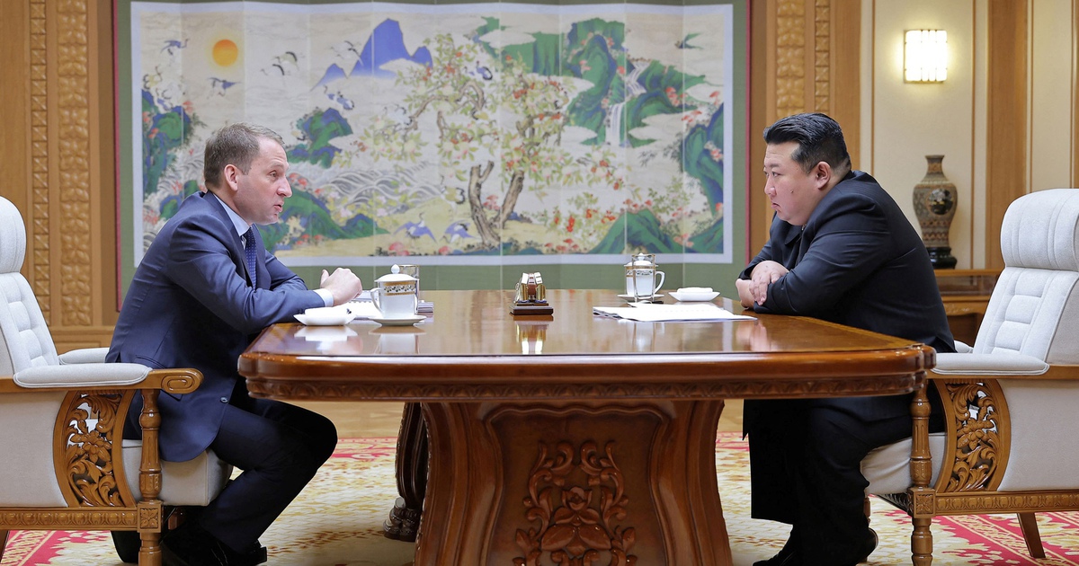 Kim Jong-un receives Russian minister