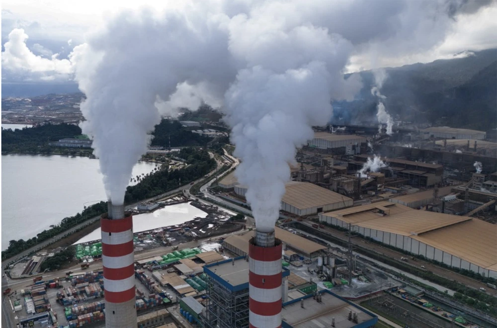 Fonderies de nickel dans le parc industriel de Weda Bay (IWIP) en Indonésie à Lelilef, dans les Moluques du Nord. Photo : JAKARTA POST