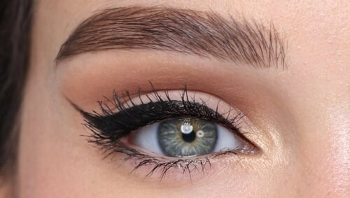 4 Möglichkeiten, Eyeliner zu ziehen, um Frauen zu „fesselnden“ Augen zu verhelfen