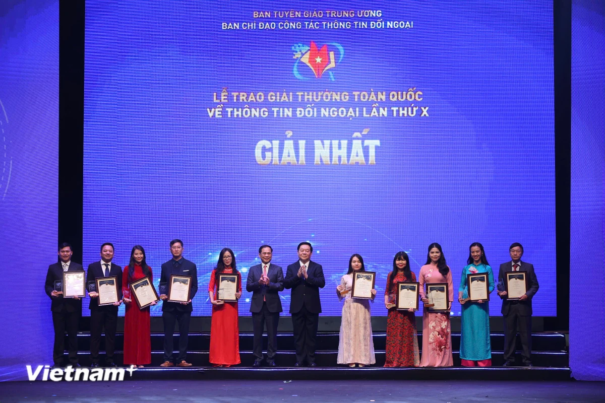 VNA wins 18 awards at the 10th National External Information Awards