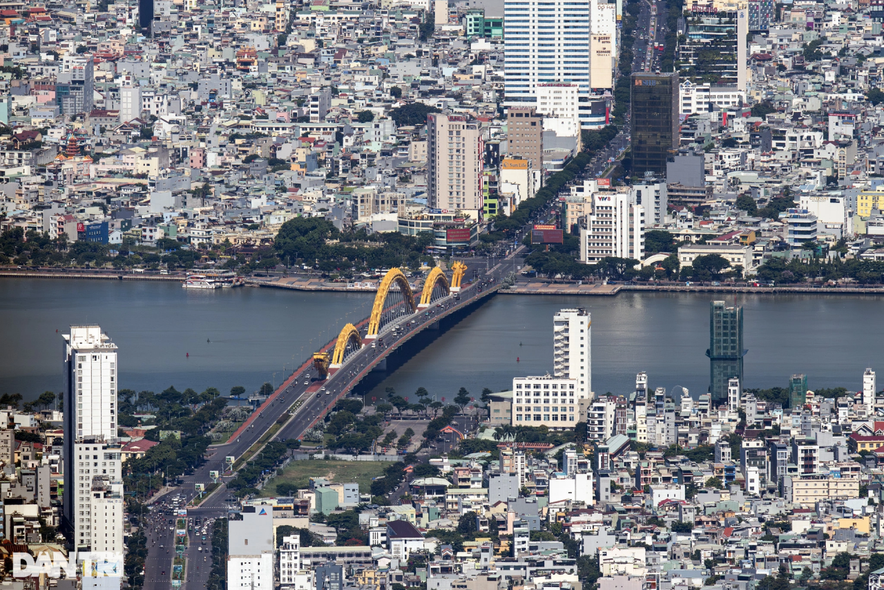 Bay trực thăng ra biển Đông 16km ngắm toàn cảnh TP Đà Nẵng - 15
