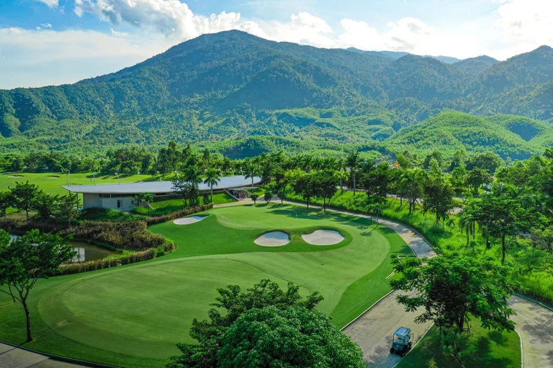 La chaîne coréenne SBS Golf Channel choisit Da Nang et Phu Quoc pour l'émission « Golf & Travel in Vietnam » photo 7