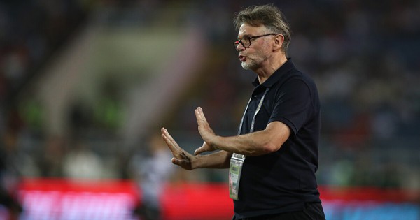 AFC ngỡ ngàng vì HLV Troussier rời ghế nóng, truyền thông Hàn Quốc ‘đề cử’ ông Park Hang-seo