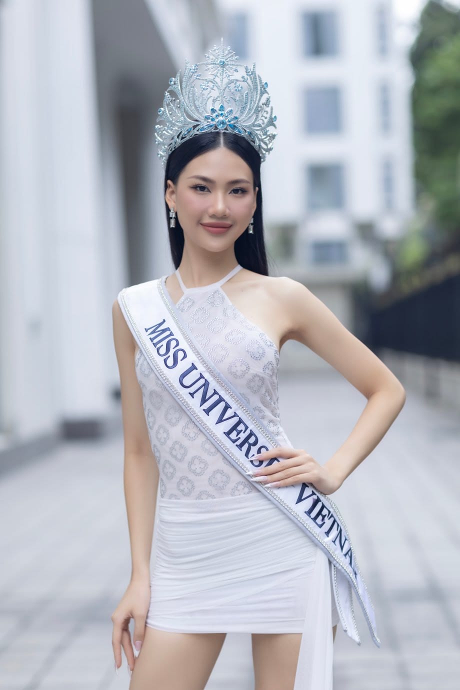 Miss Universe Vietnam 2023 Bùi Quỳnh Hoa vướng ồn ào "mua giải", tổ chức Miss Universe vào cuộc "mạnh tay"? - Ảnh 2.