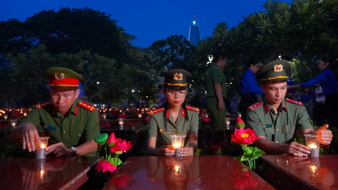 Những chiến công và tên tuổi của các Anh hùng liệt sĩ đã trở thành bất tử, tạo nên bản hùng ca mãi khắc ghi vào lịch sử, khắc sâu vào tâm trí của bao thế hệ người dân.