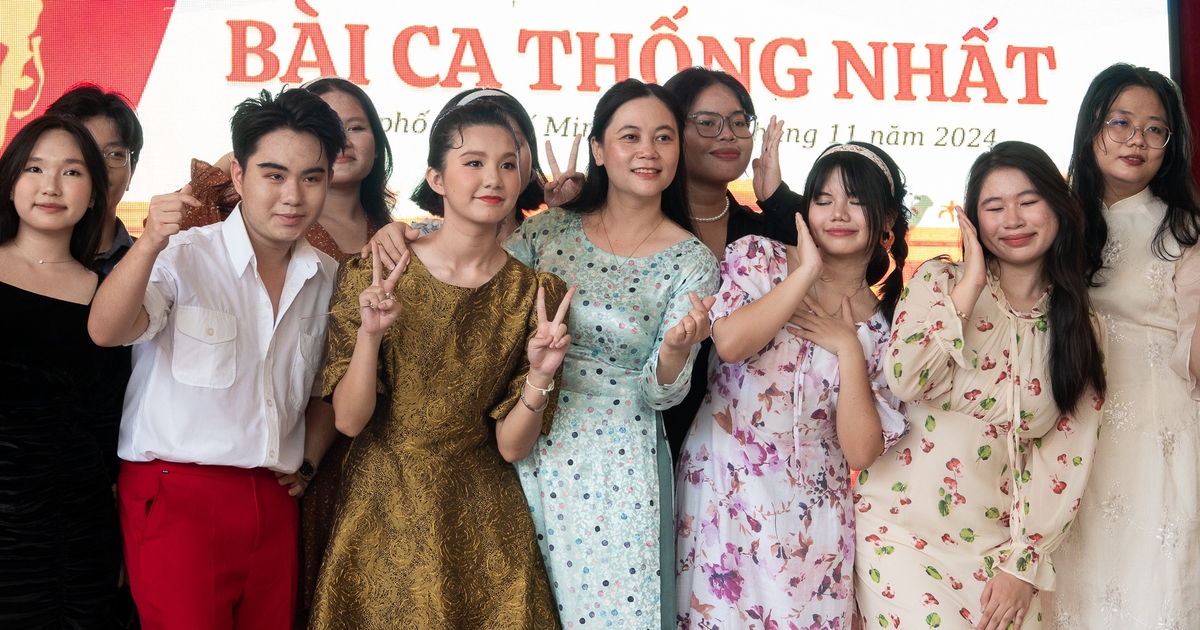 សិស្ស​យក​ល្ខោន​អូប៉េរ៉ា 'The Glorious Hotel' ទៅ​ជា​ការ​លេង​ដើម្បី​រៀន​ប្រវត្តិសាស្ត្រ