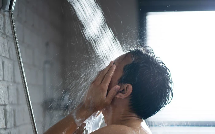 健康を害し、すぐにやめるべき5つの悪い入浴習慣