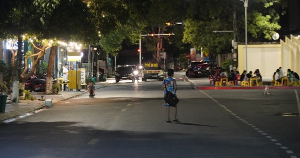 Lack of visitors, people hope to 'untie' Dong Hoi walking street