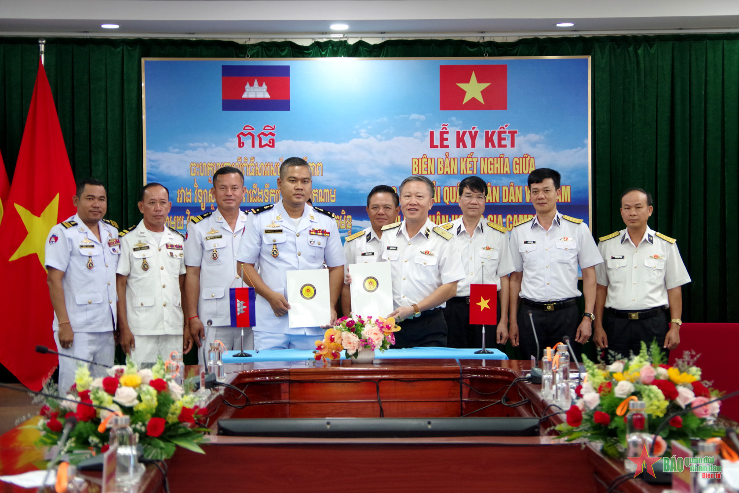 Vietnam People's Naval Academy and Royal Cambodian Naval Academy sign twinning agreement