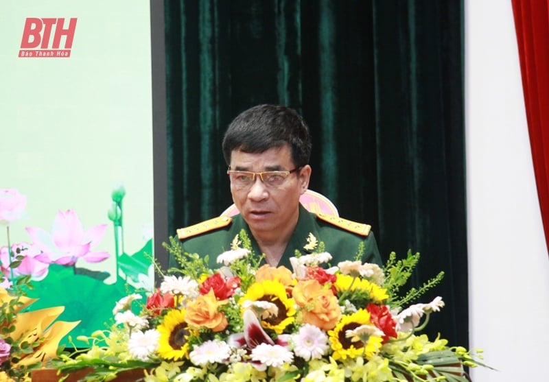 Cérémonie pour célébrer le 75e anniversaire de la création des forces armées du district de Hoang Hoa (19 juin 1948 - 19 juin 2023)