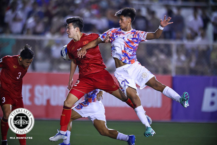 Việt Nam đã làm câm lặng đám đông lịch sử ở Rizal Memorial