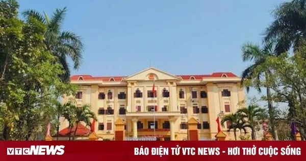 Dismissal of female officer of Quang Binh Provincial People's Court for 'traveling to the US'