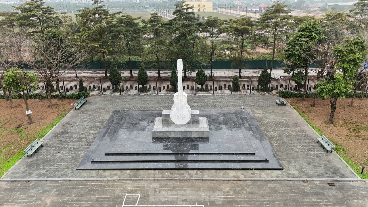 Estado actual del parque con forma de guitarra valorado en 200 mil millones de dongs en Hanoi foto 5