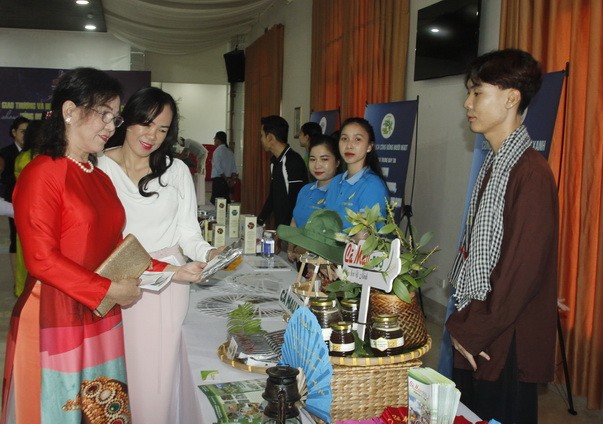 Ca Mau connects trade and talkshow shares experiences in effective tourism