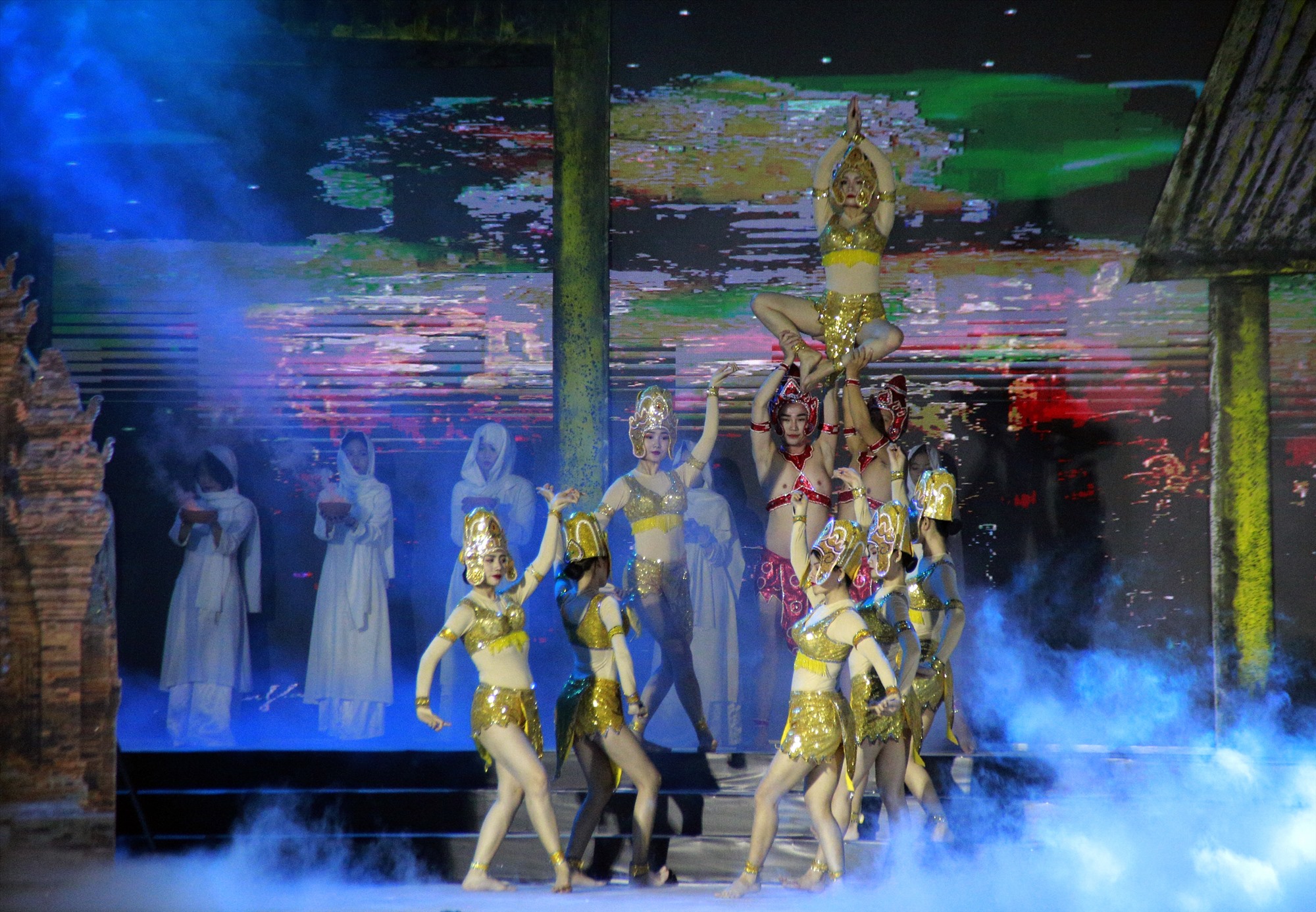 Das Produkt „Apsara Legend“ wird bei der Veranstaltung „Quang Nam Cultural Days in Ho-Chi-Minh-Stadt“ aufgeführt. Foto: H.QUAN