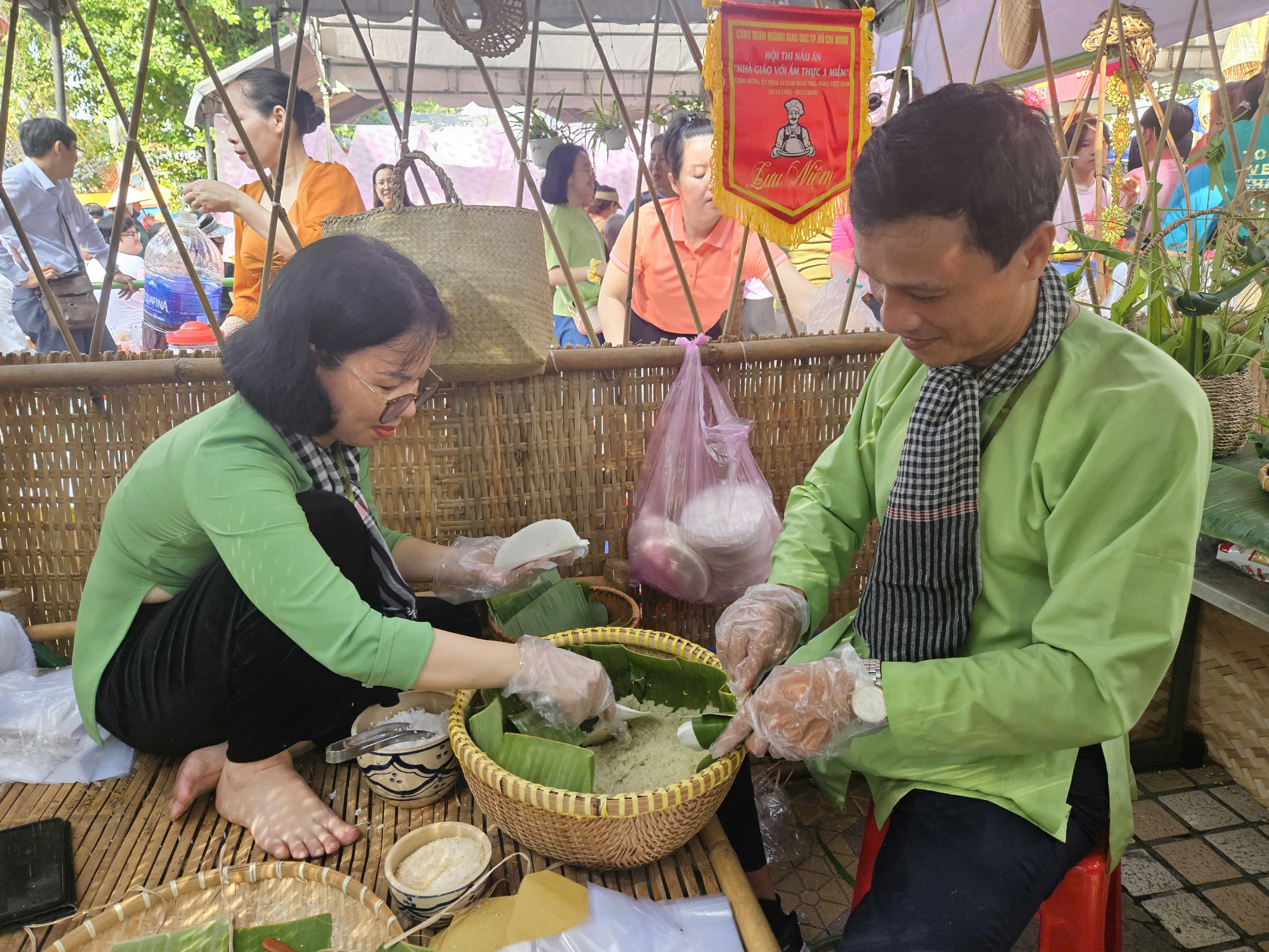 Bất ngờ với “tài lẻ” của nhiều giáo viên ở TP HCM- Ảnh 4.