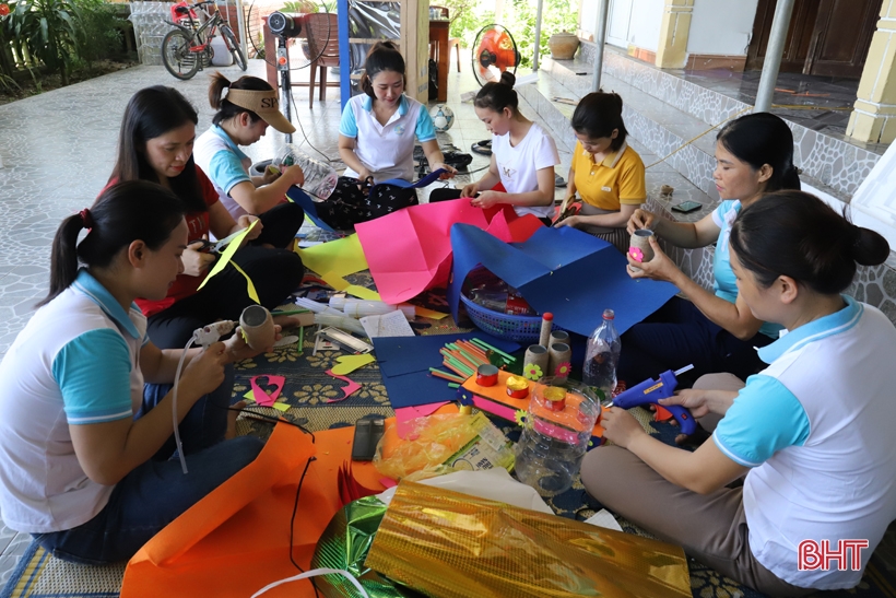 Las mujeres de Huong Son “convierten” los desechos en productos útiles