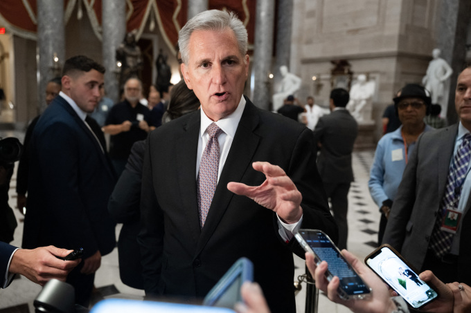 Der Sprecher des US-Repräsentantenhauses Kevin McCarthy spricht am 2. Oktober im Kapitol in Washington zu den Medien. Foto: AFP